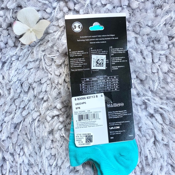New with tags UNDER ARMOR 6 pack ESSENTIAL SOCKS - Picture 4 of 6